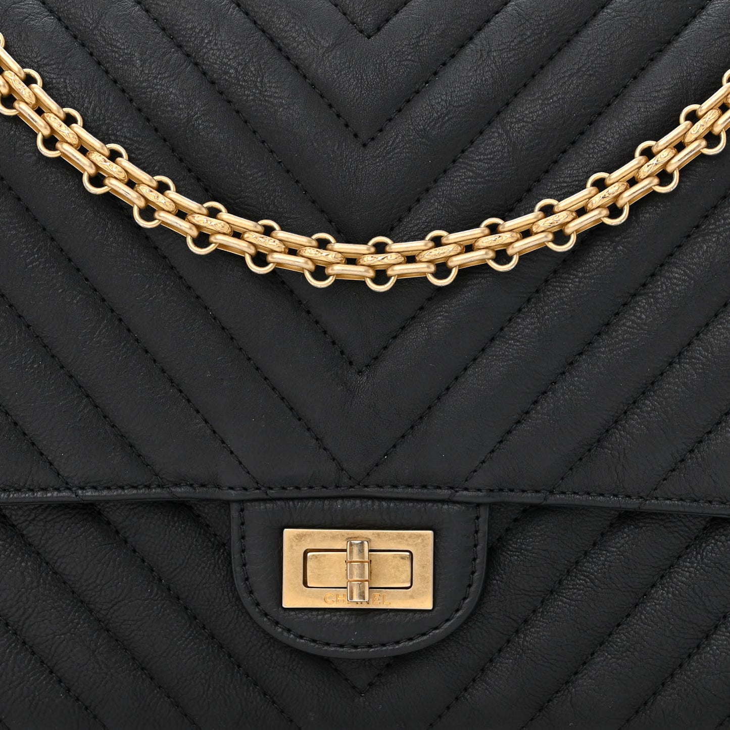 Crumpled Calfskin Chevron Quilted 2.55 Reissue 226 Black