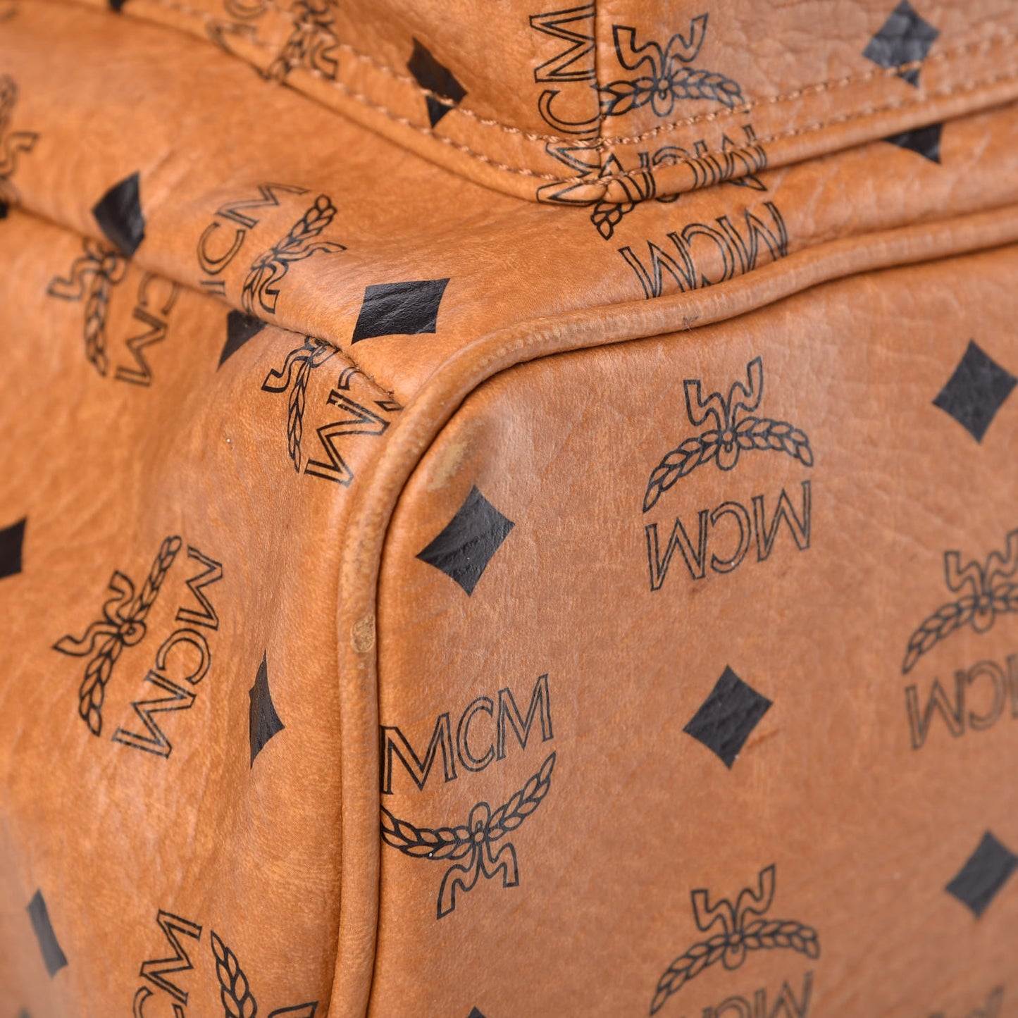 Visetos Crown Stud Medium Stark Backpack Cognac