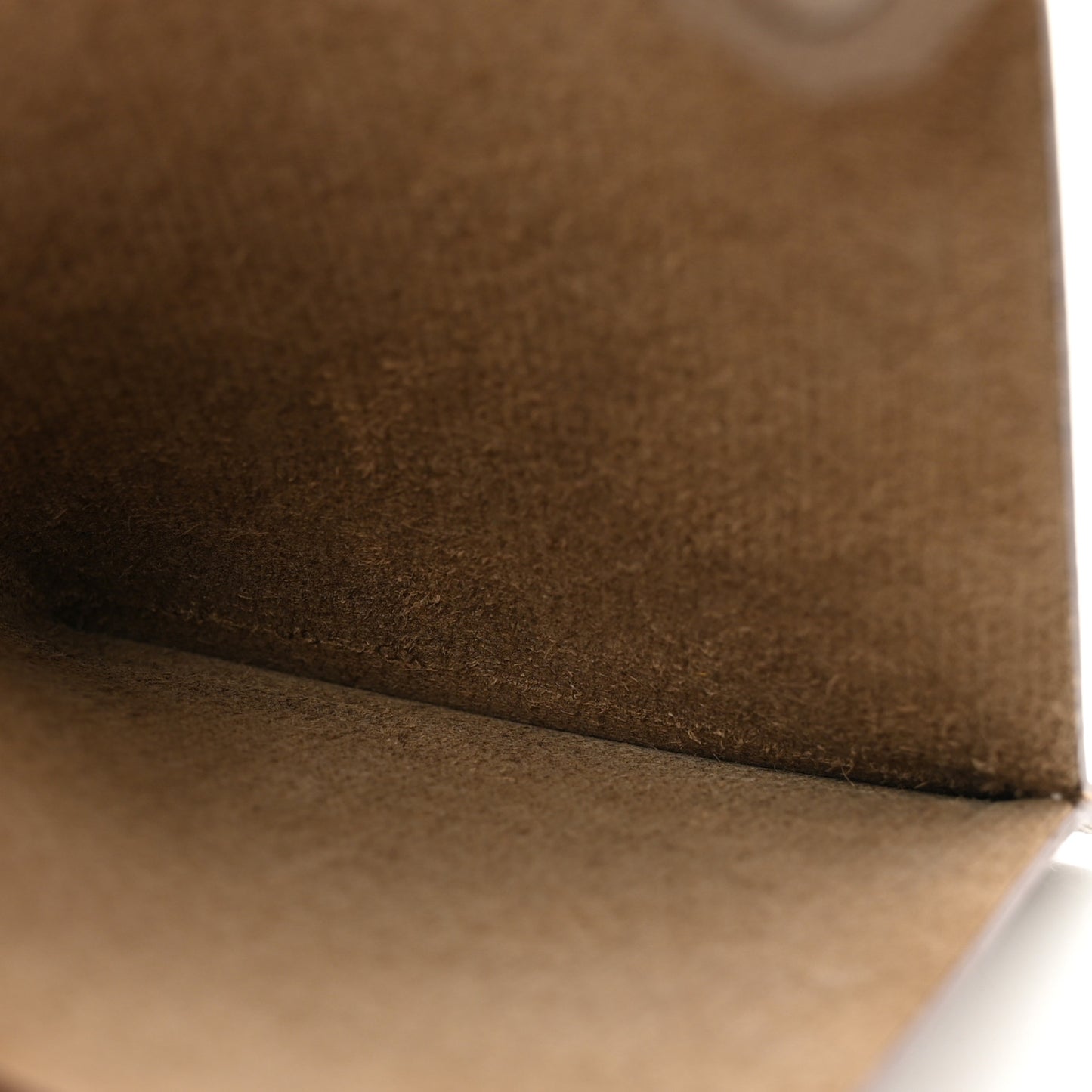 Epsom Tarmac PM Passport Holder Etoupe