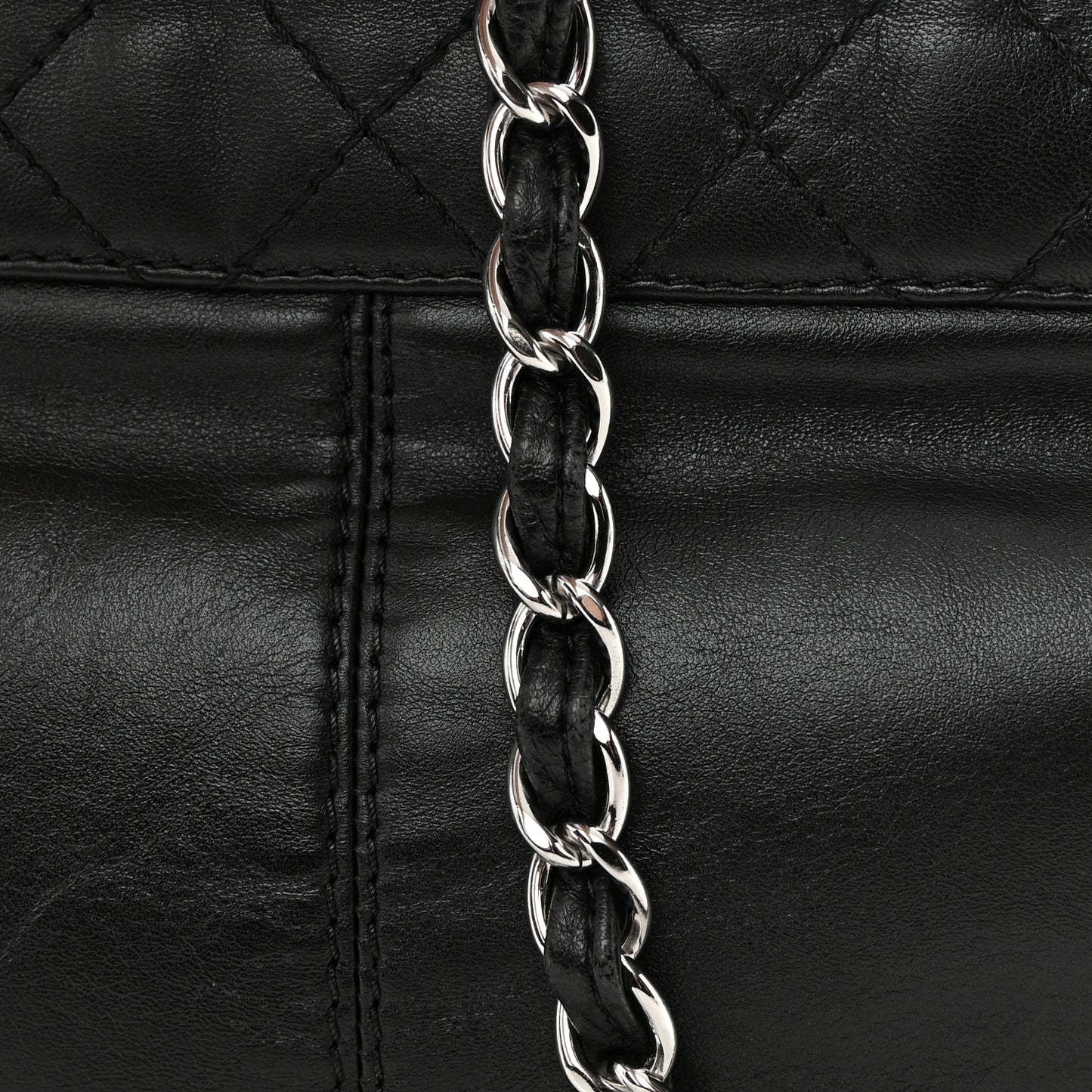 Calfskin Quilted Large Trianon Messenger Flap Black