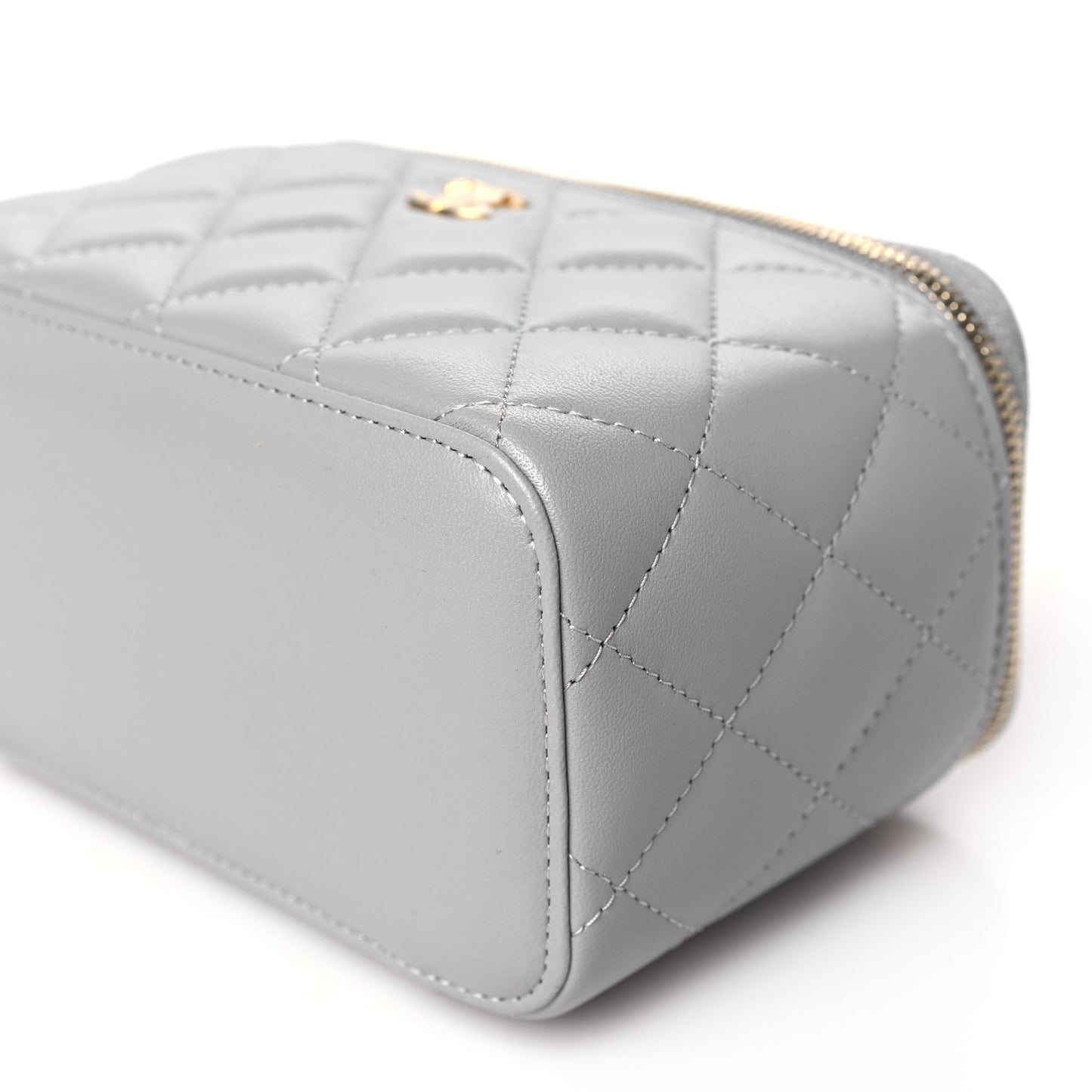 Lambskin Quilted Small Pearl Crush Vanity Case With Chain Grey