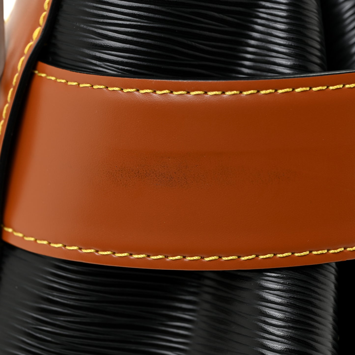 Epi Twist Bucket Black