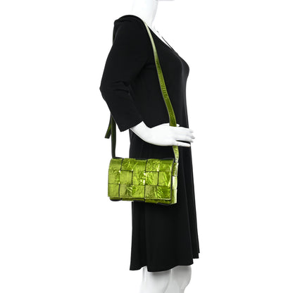 Bottega Veneta Metallic Crushed Calfskin Maxi Intrecciato Cassette Crossbody Bag Chlorophyll 2 of 9