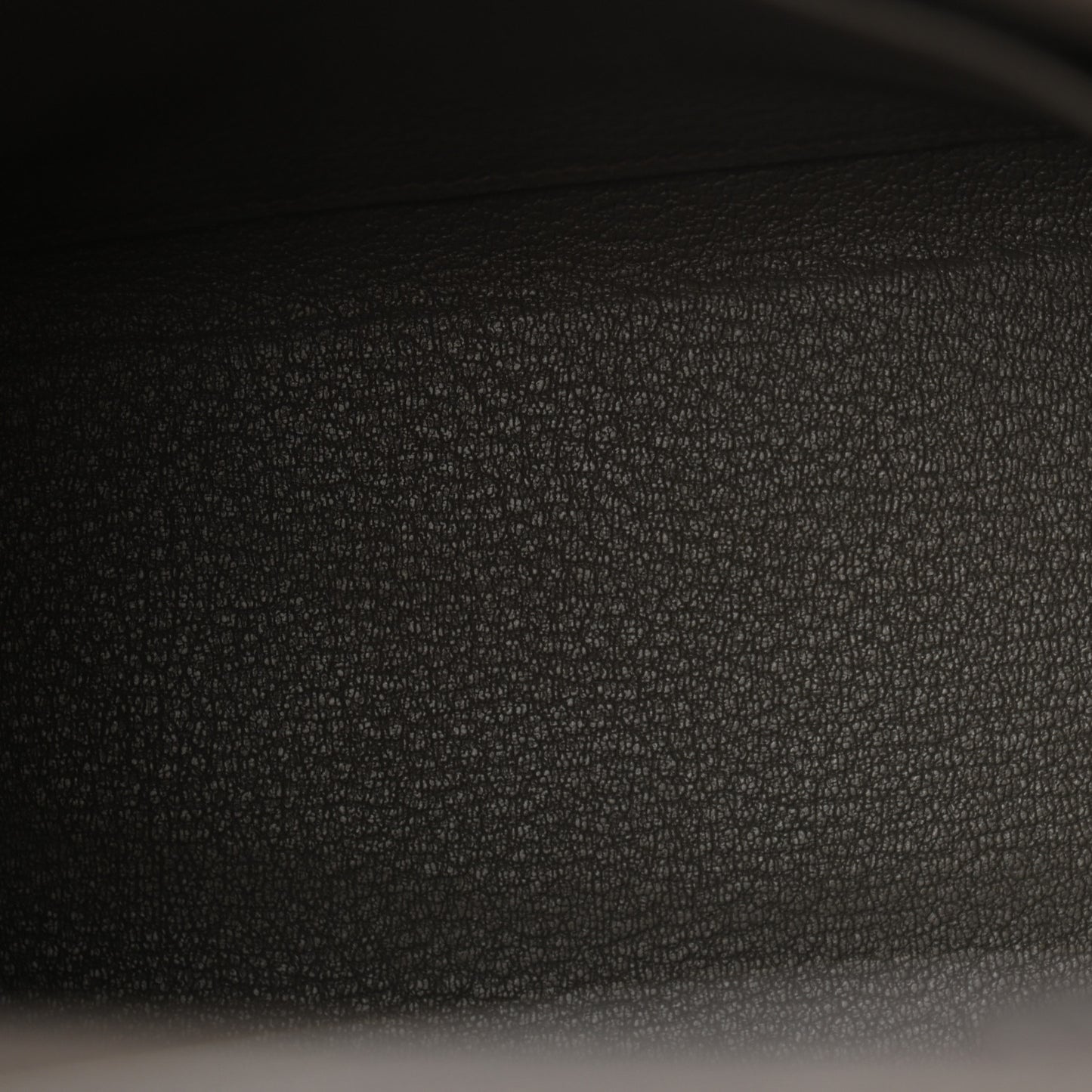 Togo Kelly Retourne 25 Etain