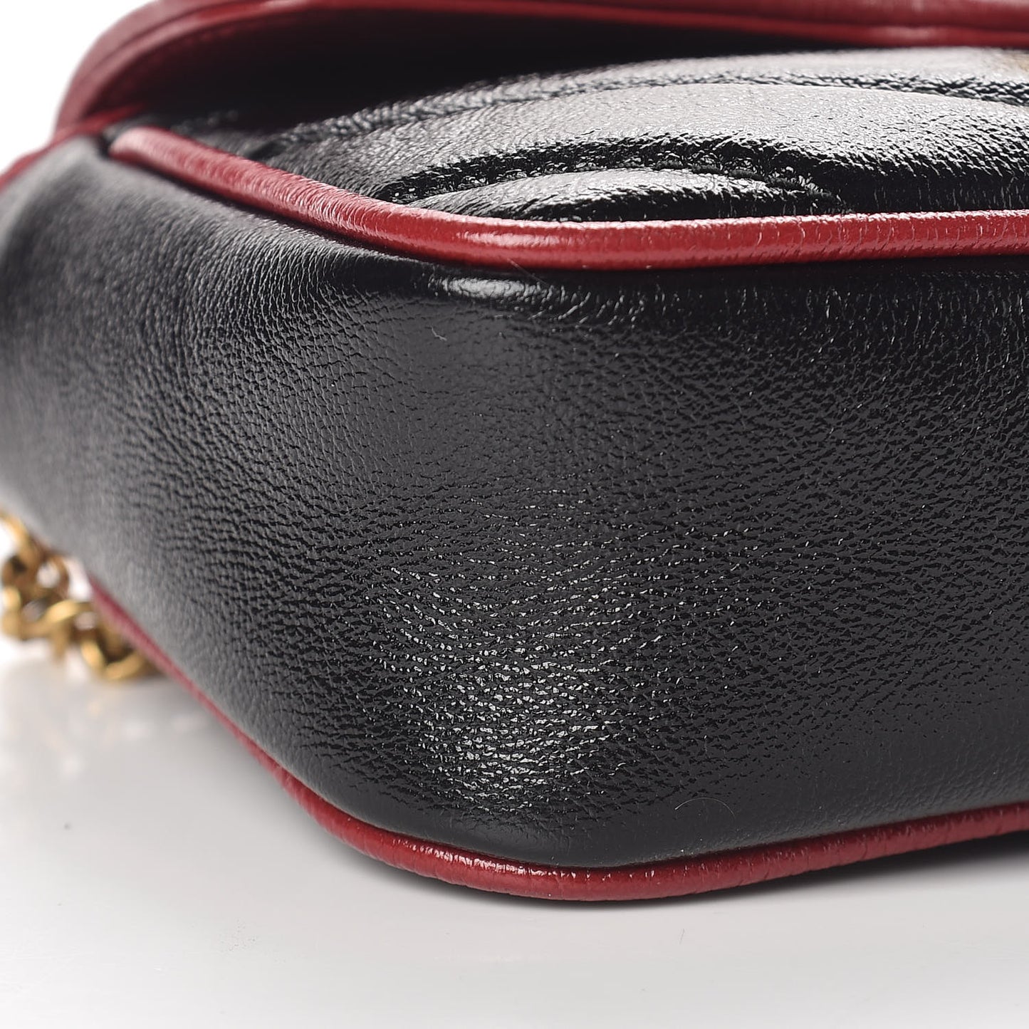 Vintage Effect Calfskin Matelasse Diagonal Super Mini Torchon GG Marmont Shoulder Bag Black Romantic Cherry