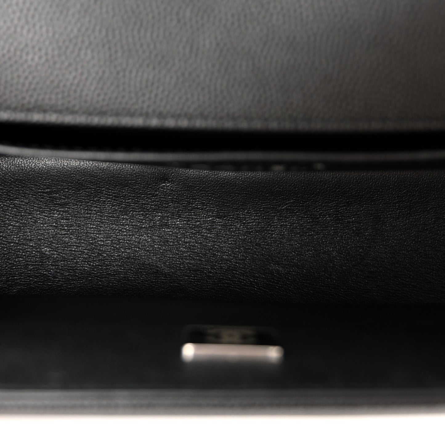 Caviar Quilted Medium Boy Flap Black