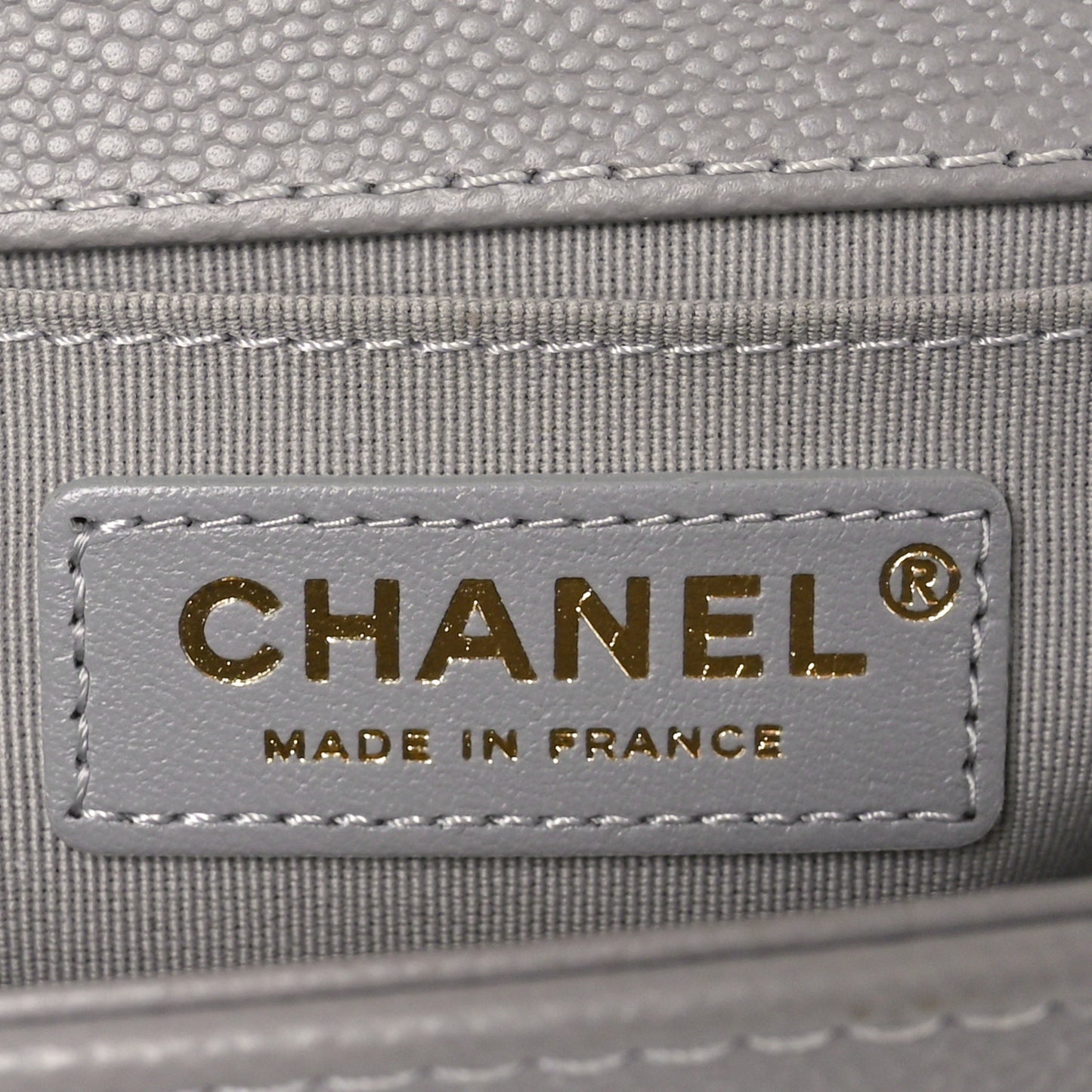 Caviar Quilted Chain Around Medium Boy Flap Grey