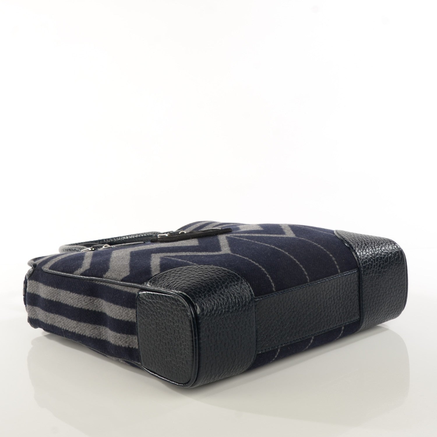Louis Vuitton Vail Blanket Cabas 4 of 7