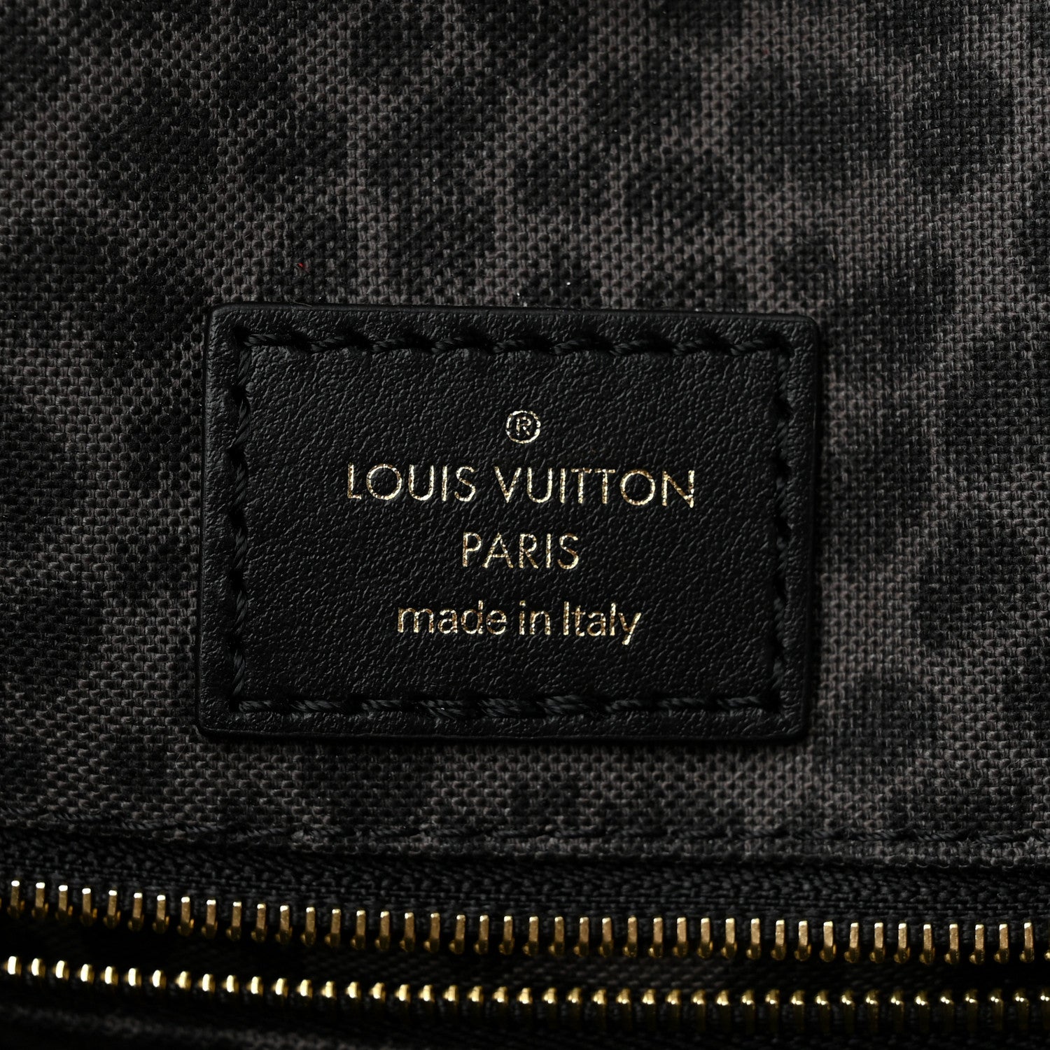 Louis Vuitton Monogram Giant Wild At Heart Onthego GM Arizona 6 of 9