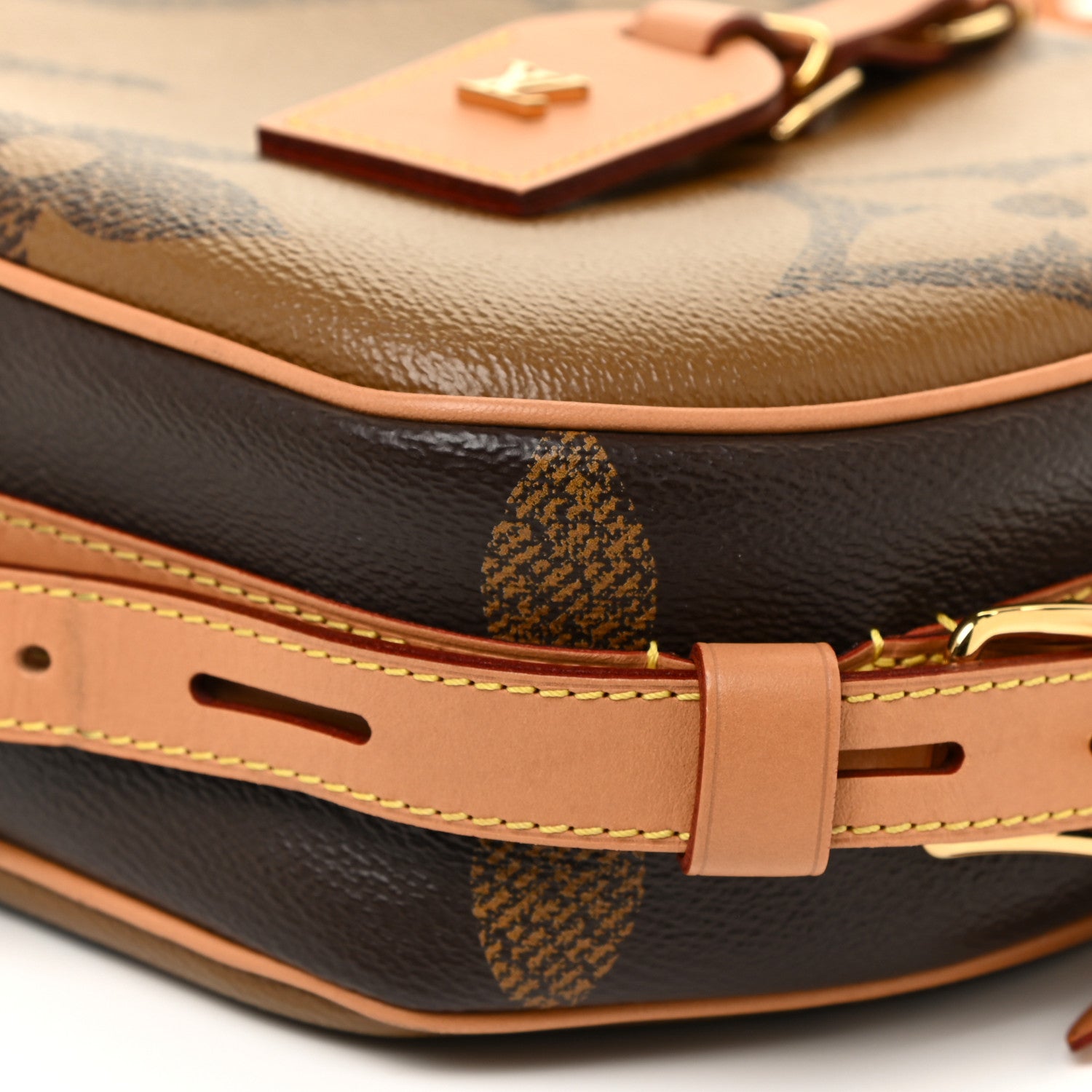 Louis Vuitton Reverse Monogram Giant Boite Chapeau Souple 10 of 16