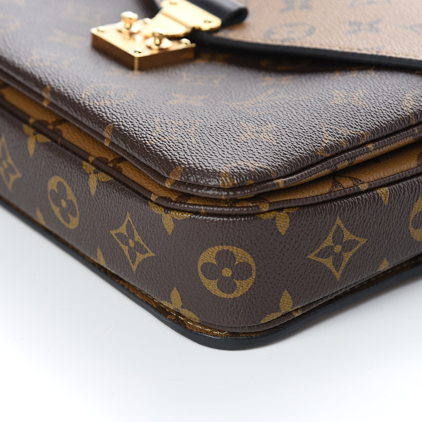 Reverse Monogram Pochette Metis