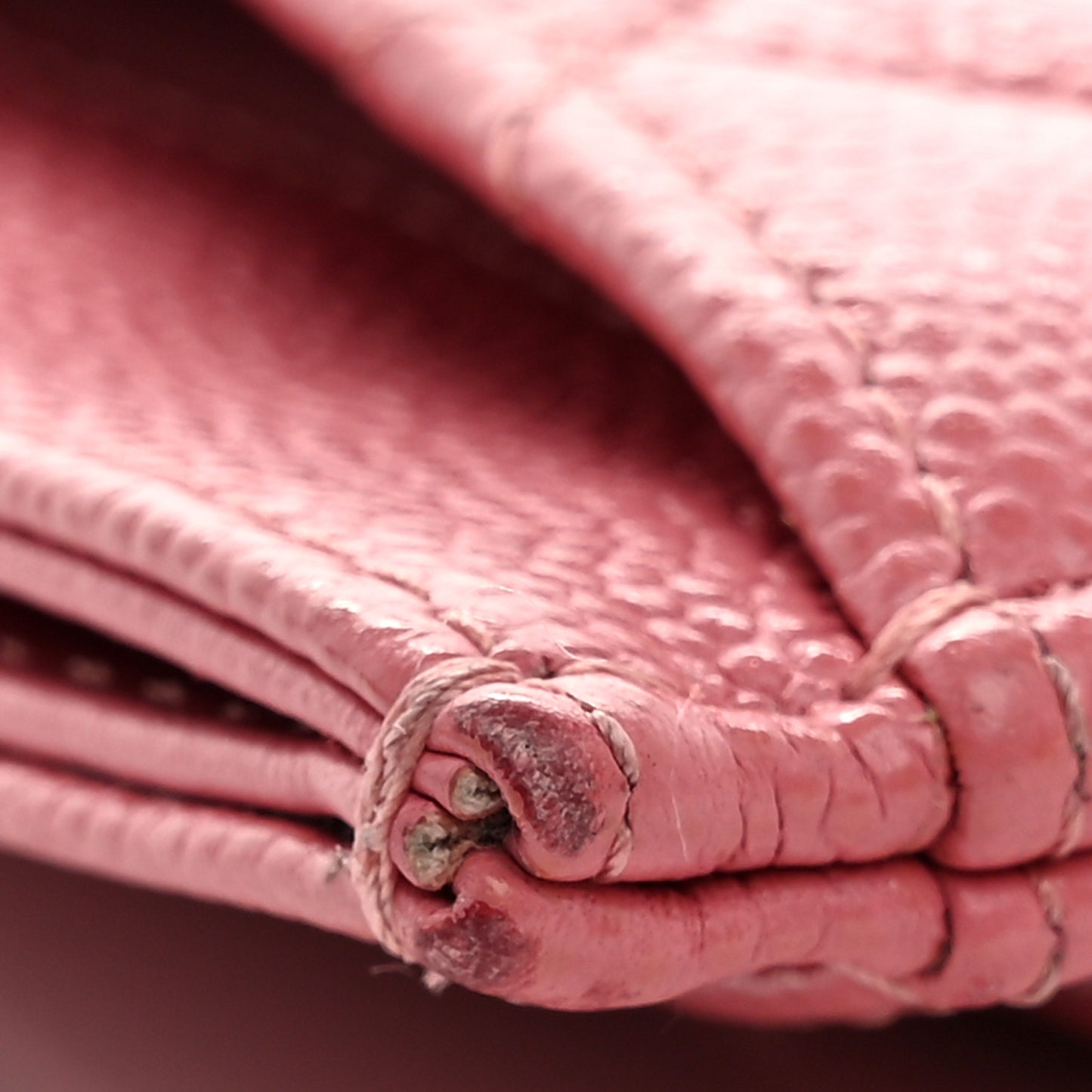 Caviar Quilted Card Holder Pink