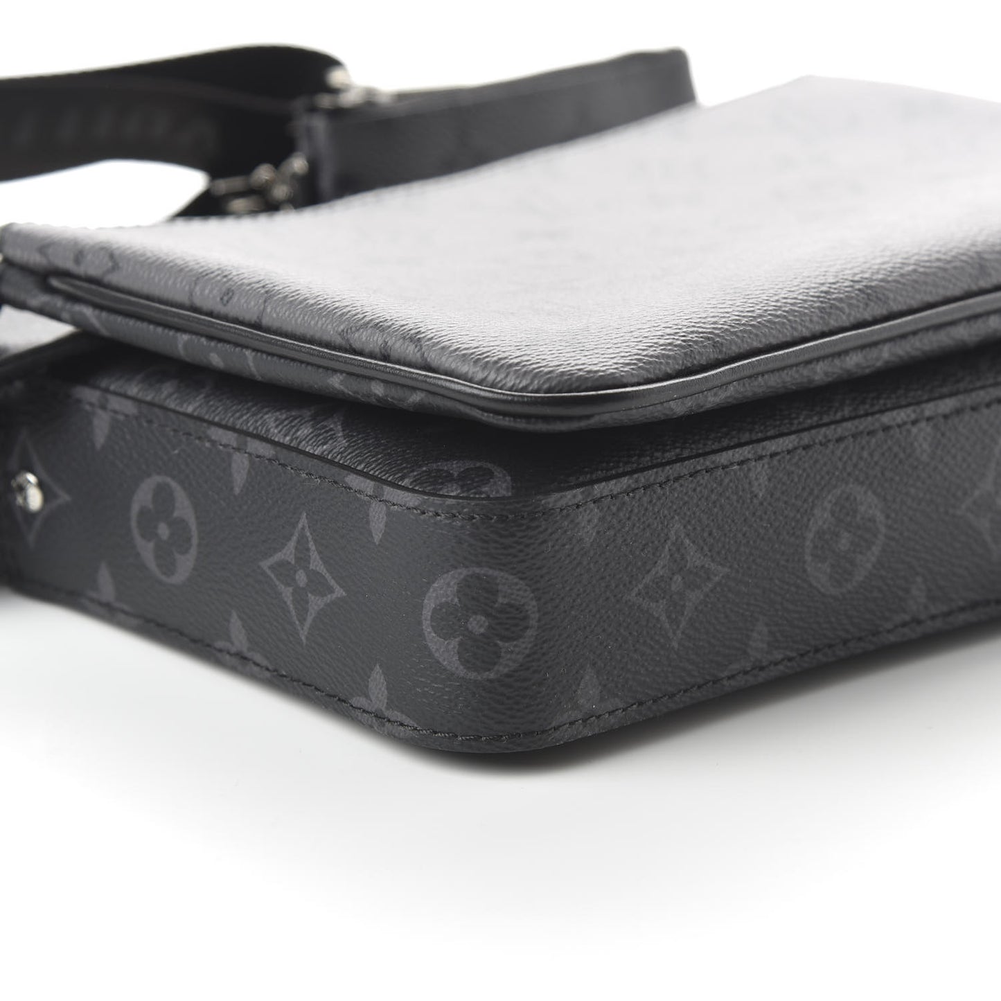 Reverse Monogram Eclipse Trio Messenger