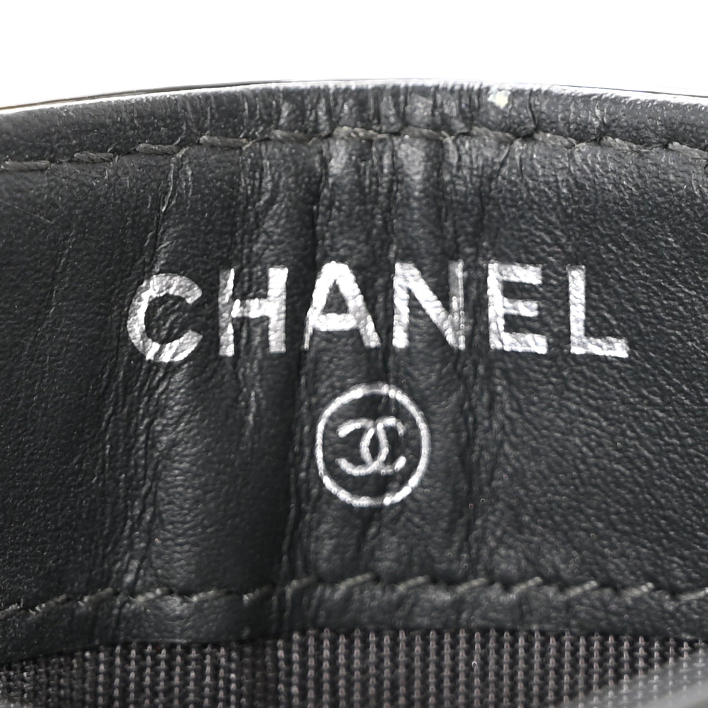 Patent Quilted Card Holder Dark Grey