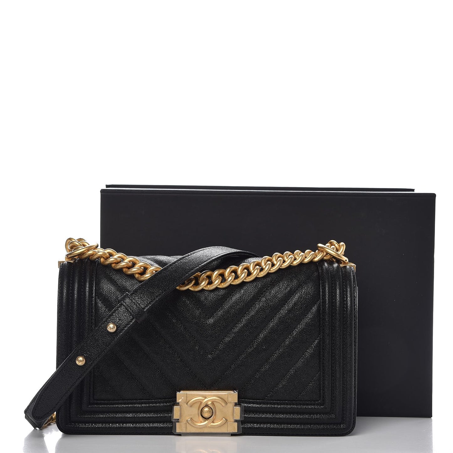 Caviar Chevron Quilted Medium Boy Flap Black