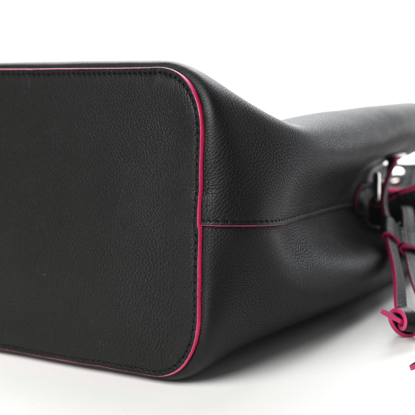 Calfskin Lockme Bucket Black