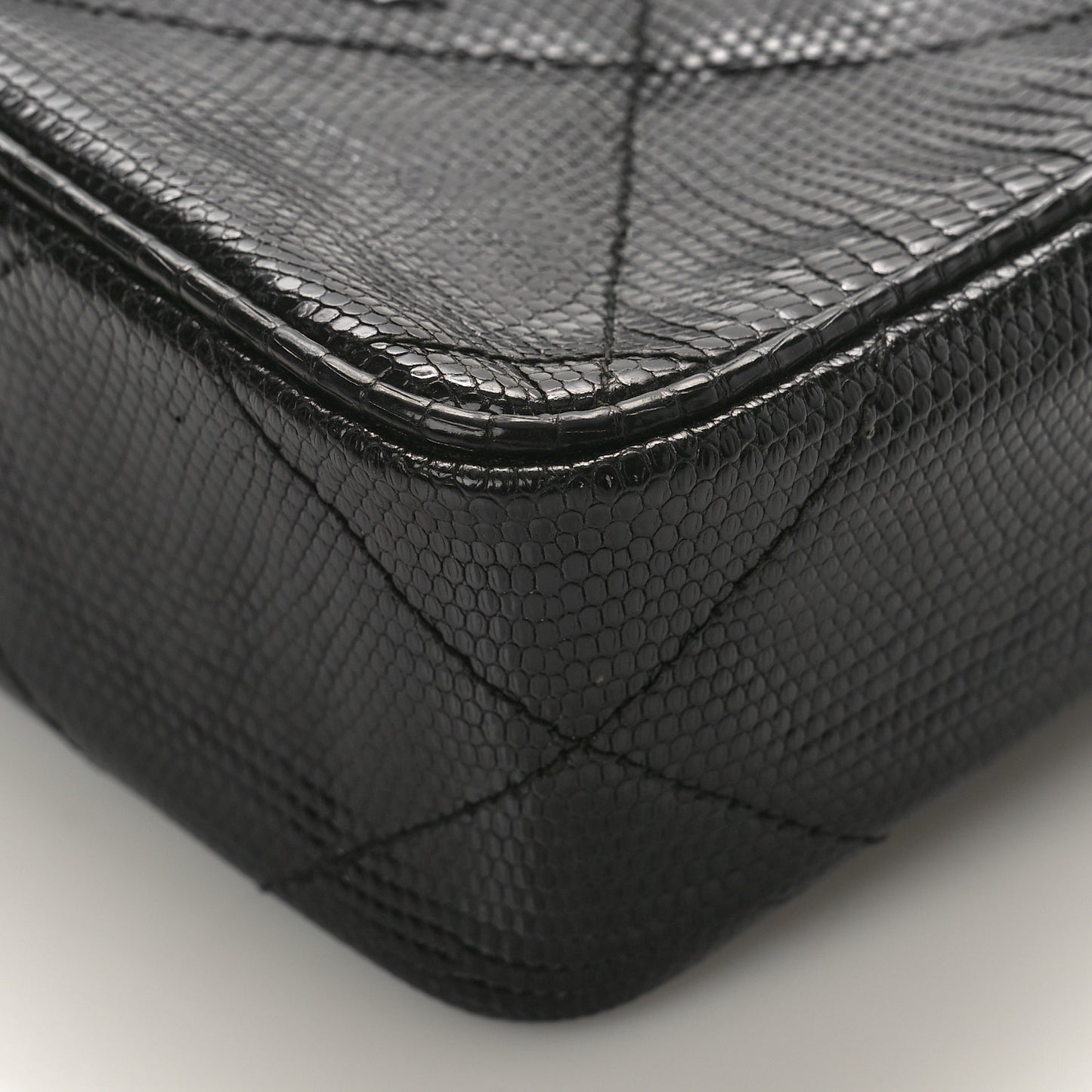 Lizard Diamond Quilted Small Tassel Camera Case Black