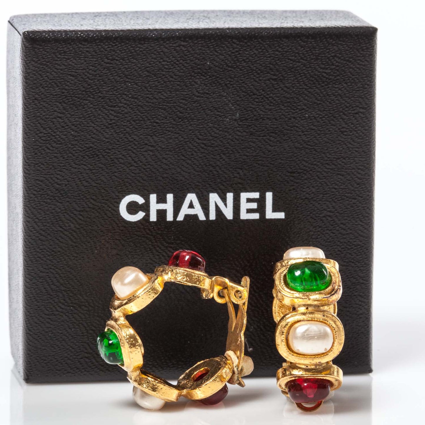 Gripoix Poured Glass Pearl Clip On Hoop Earrings Gold