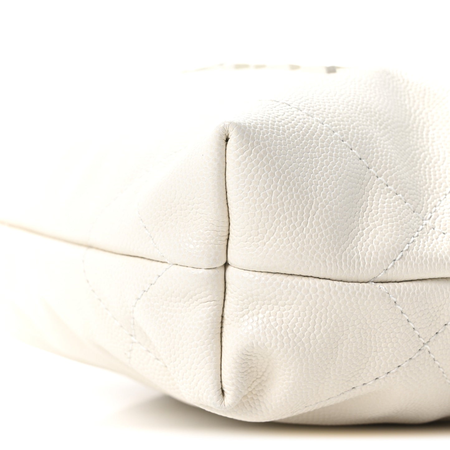 Shiny Caviar Quilted Monochrome Mini Chanel 22 White