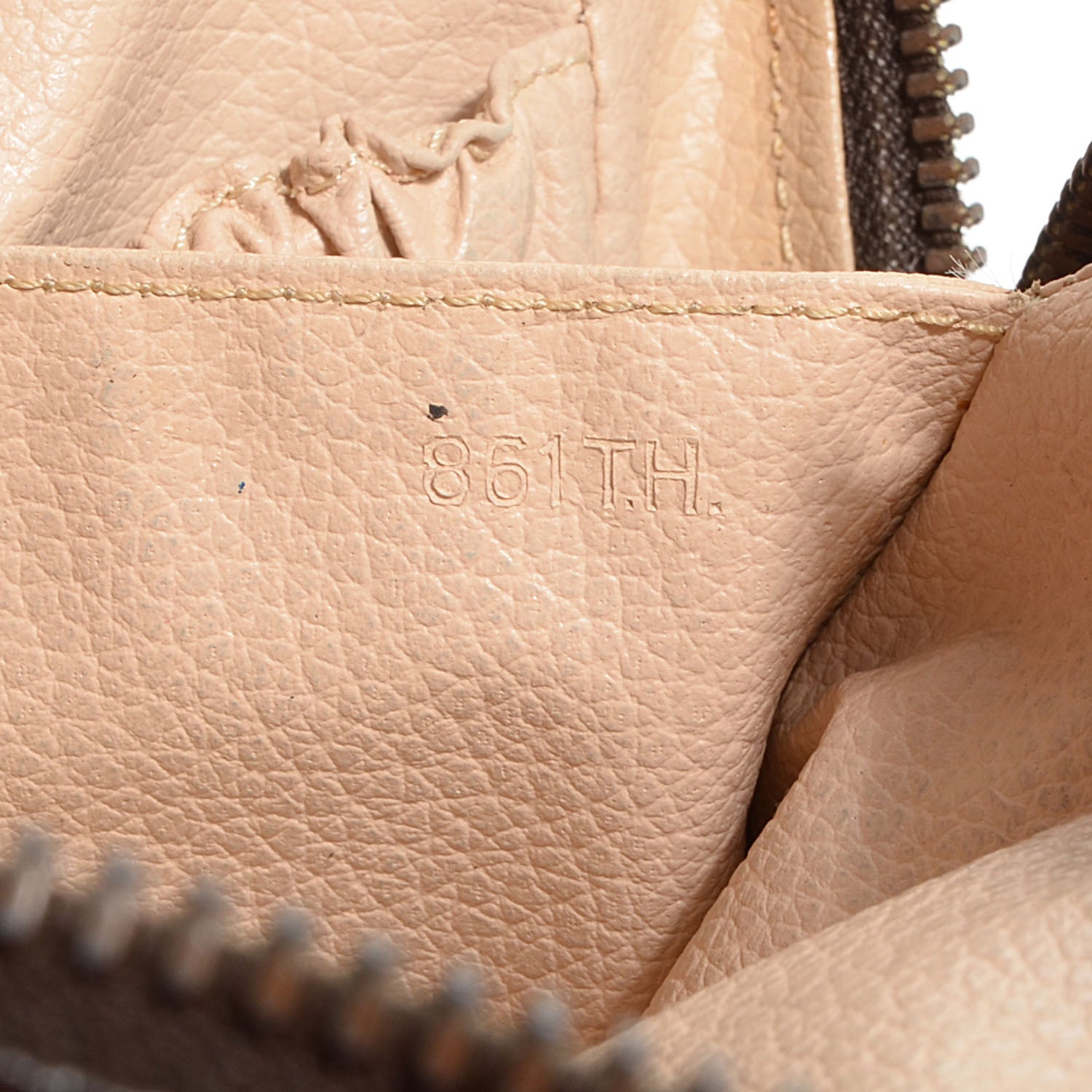 Louis Vuitton Monogram Trousse Toilette 23 8 of 8