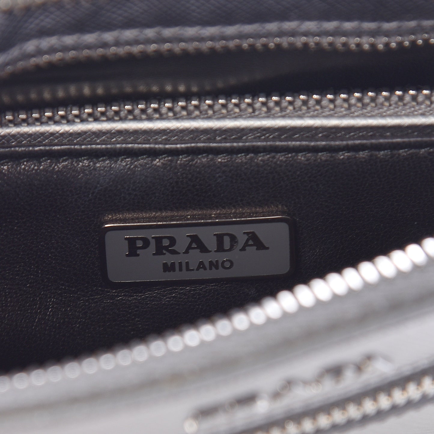 Metallic Saffiano Lux Crossbody Bag Cromo