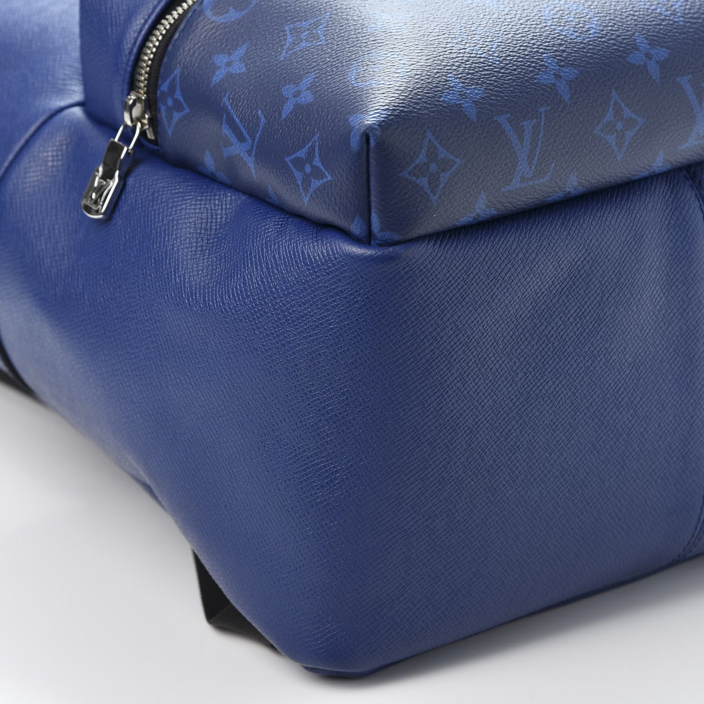 Taiga Monogram Discovery Backpack PM Cobalt