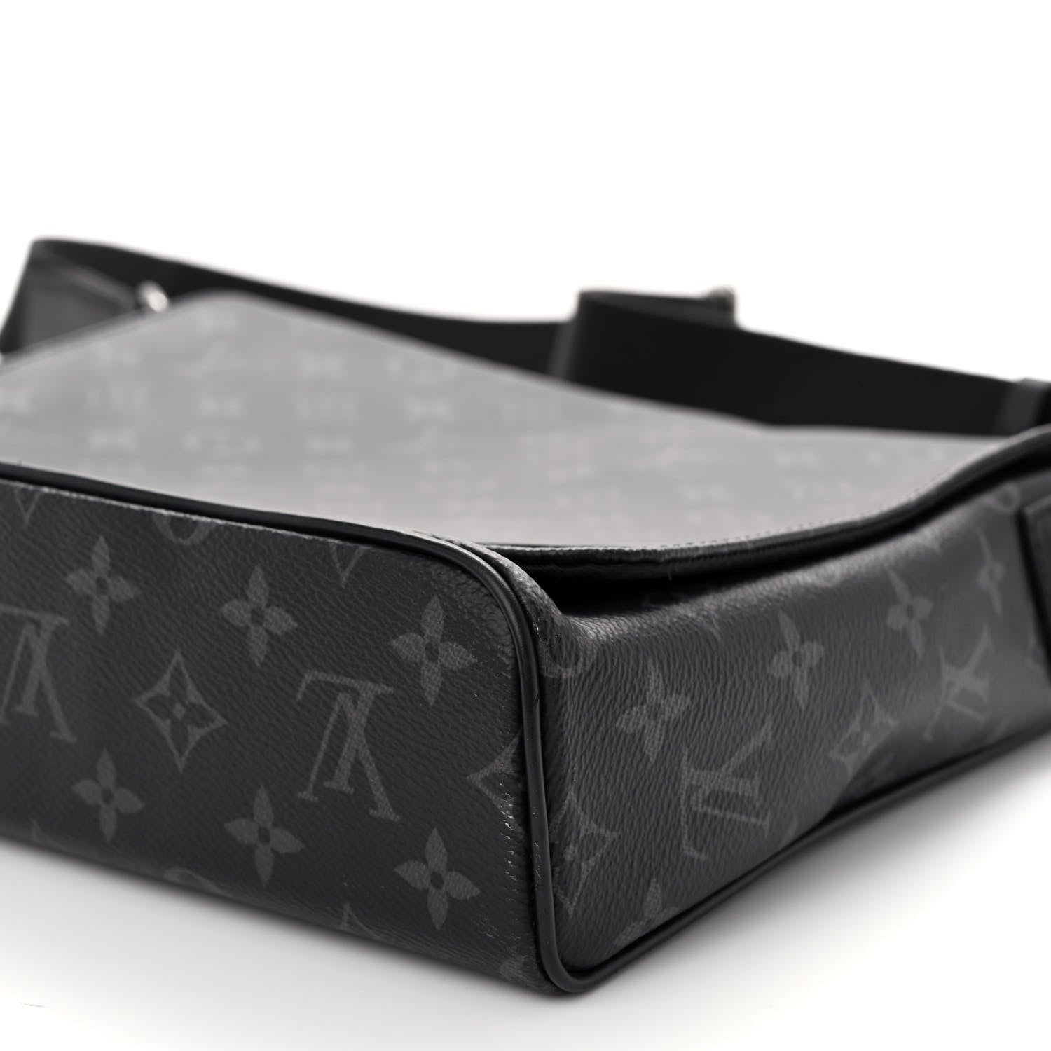 Louis Vuitton Monogram Eclipse District MM 9 of 10
