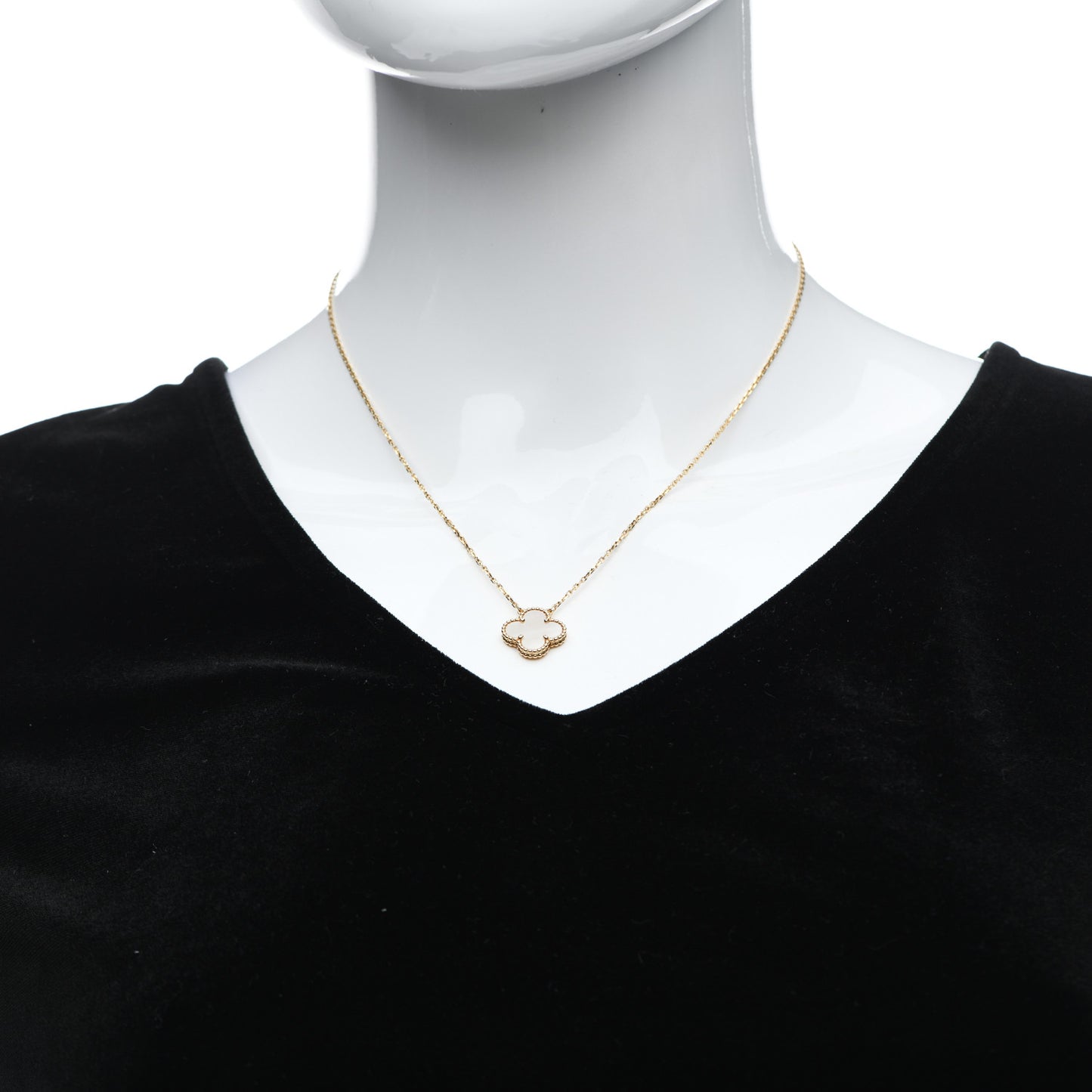 18K Yellow Gold Mother of Pearl Vintage Alhambra Pendant Necklace