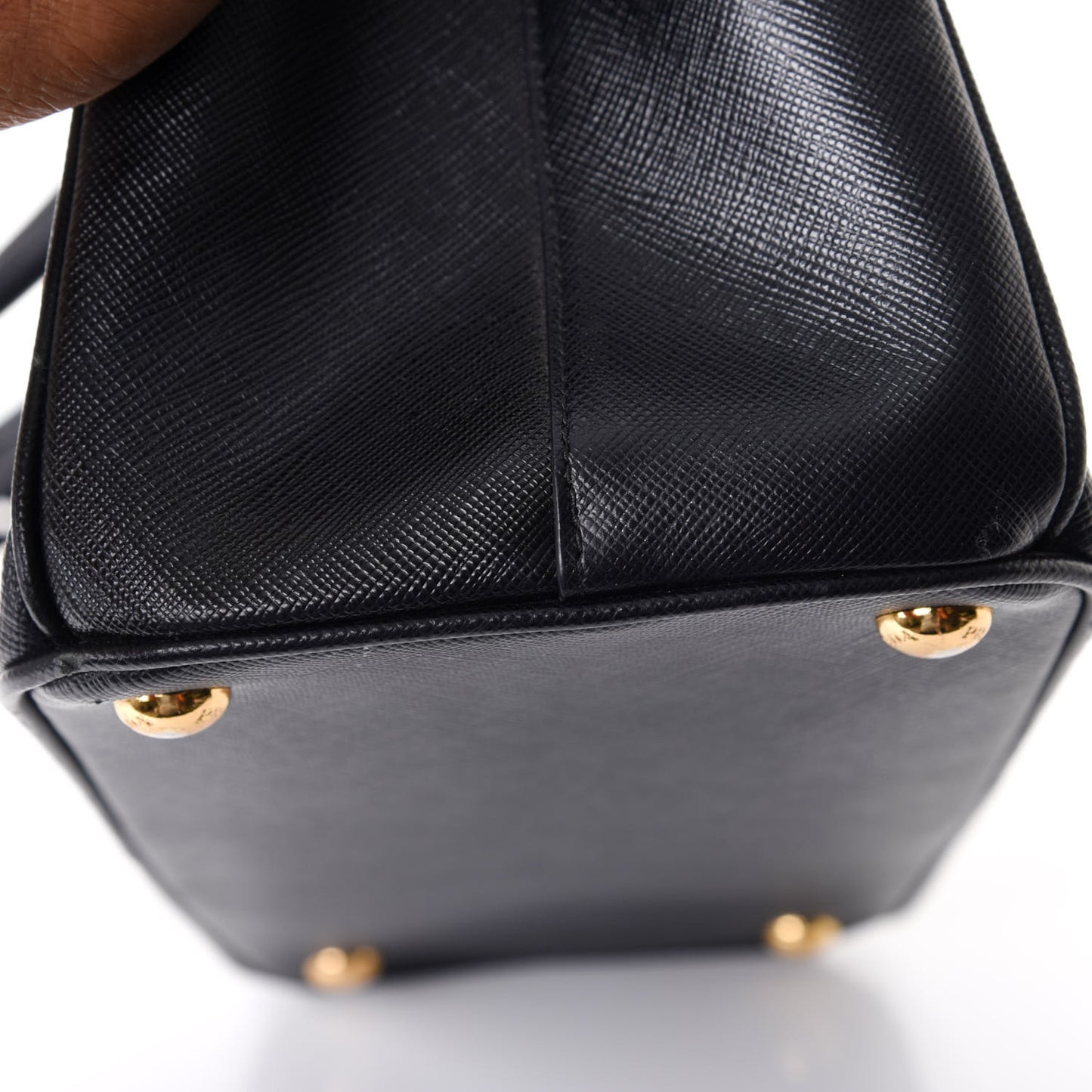 Saffiano Medium Galleria Double Zip Tote Black