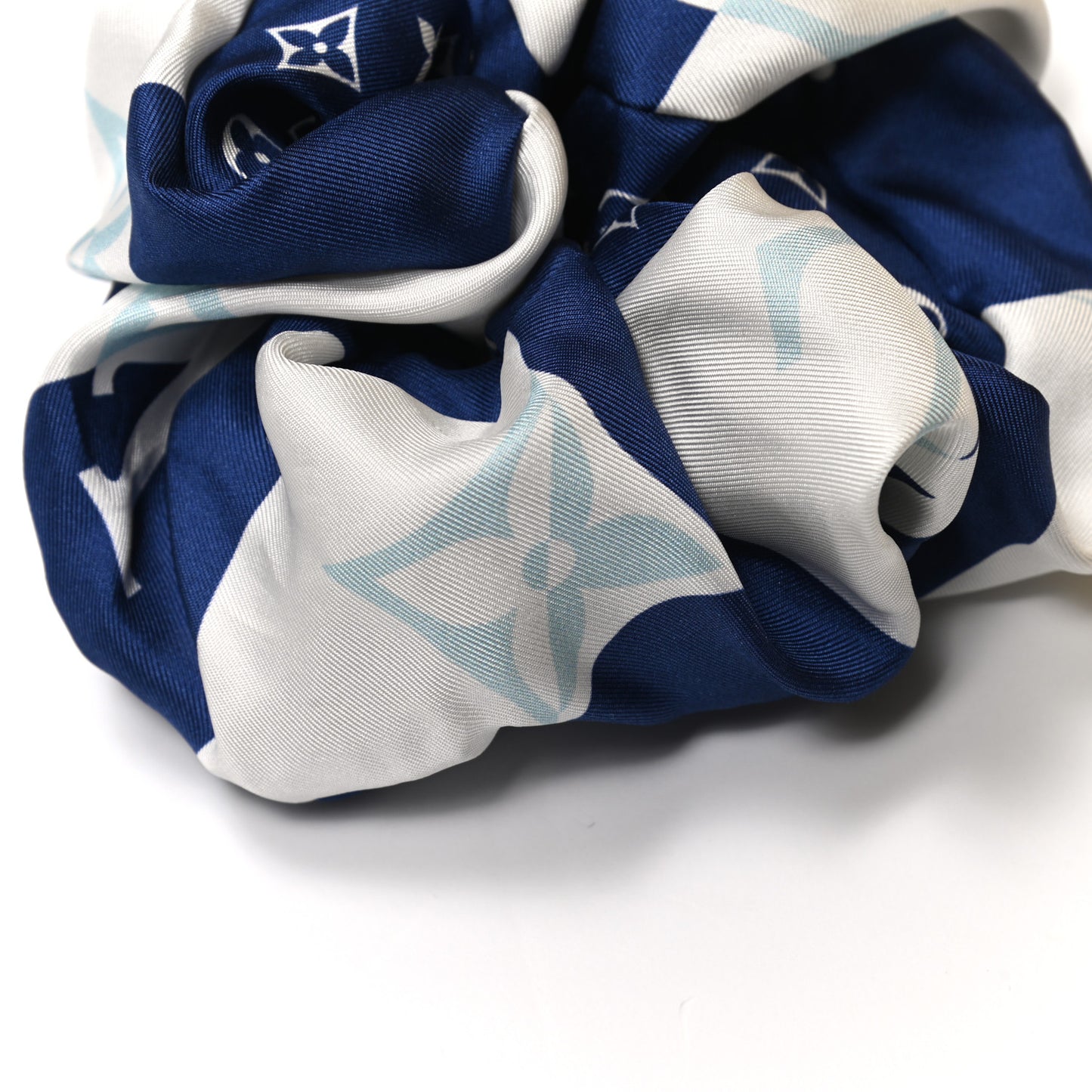 Silk Parasol Trop Chou Scrunchie Bleu