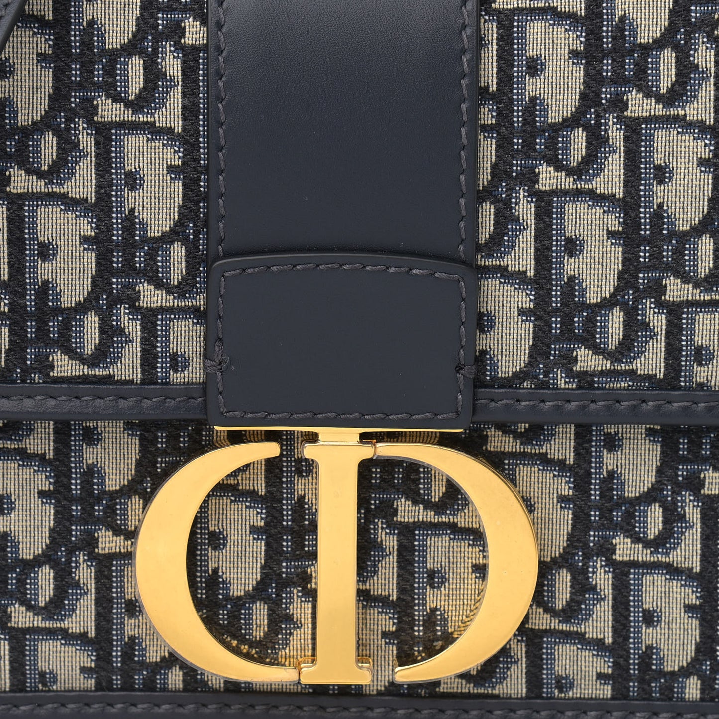 Oblique 30 Montaigne Flap Bag Blue