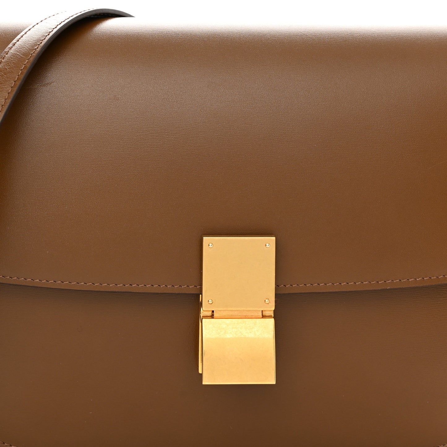 Box Calfskin Medium Classic Box Flap Bag Camel