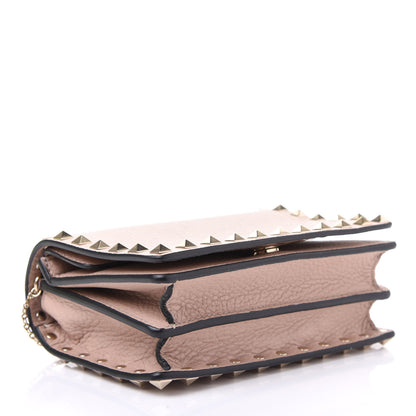 Valentino Garavani Pebbled Calfskin Rockstud Wallet on Chain Poudre 3 of 10