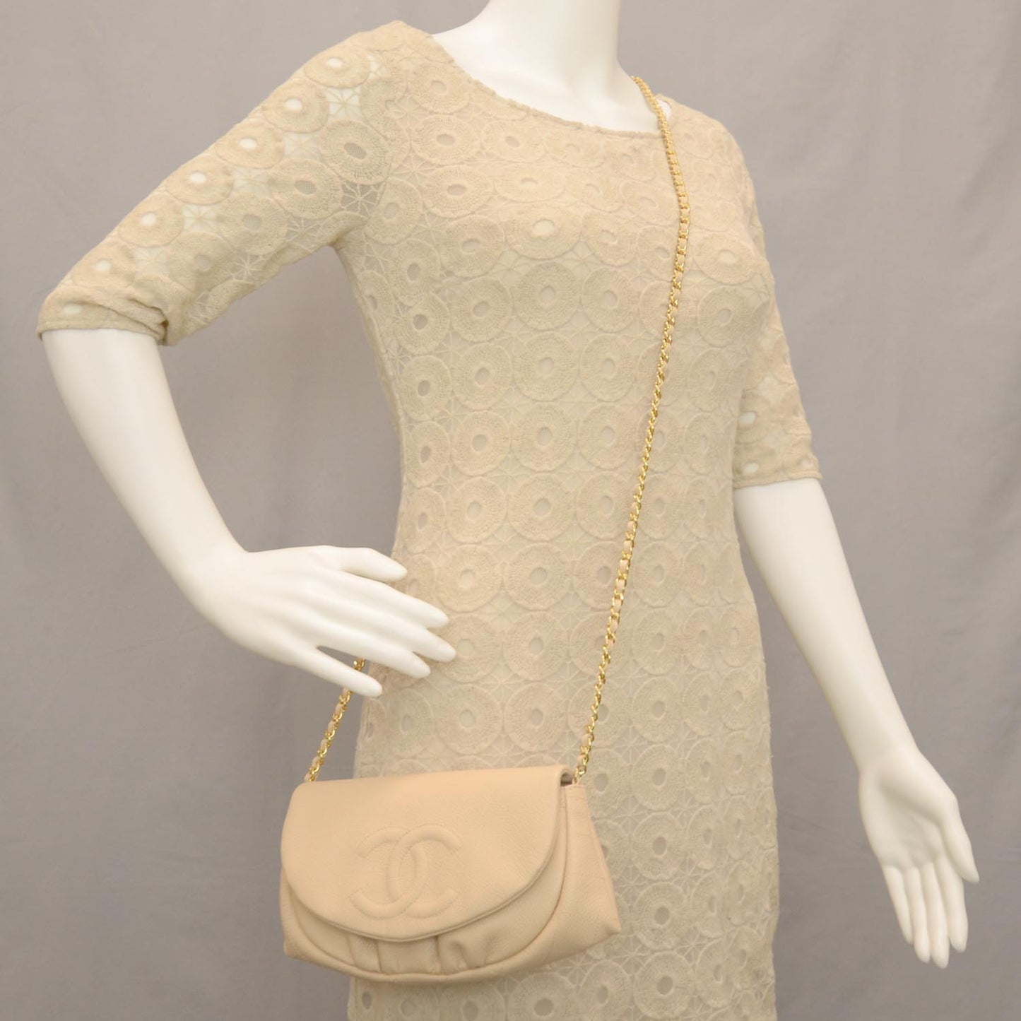 Caviar Half Moon Wallet On Chain WOC Beige Clair