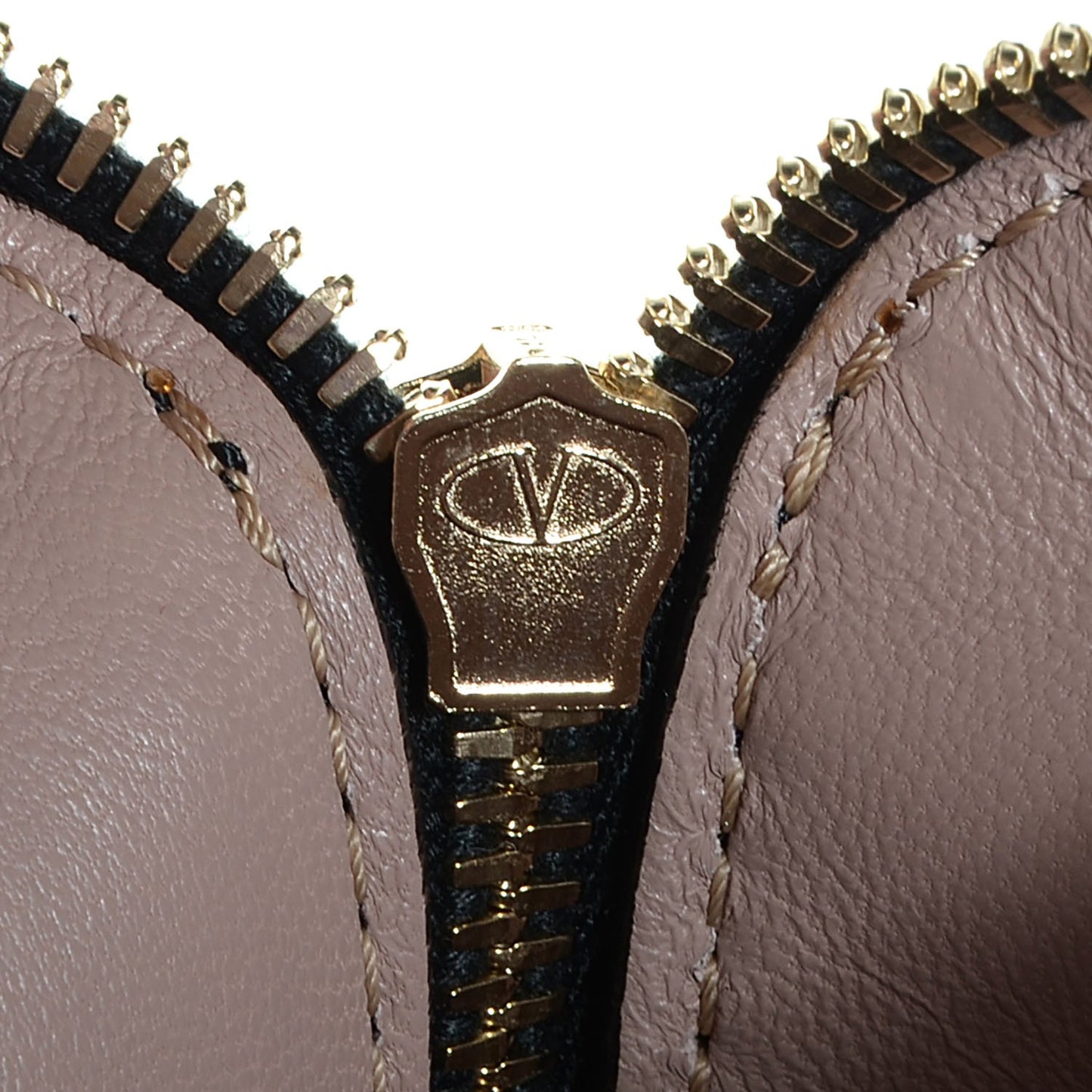 Vitello Small Rockstud Top Handle Tote Black