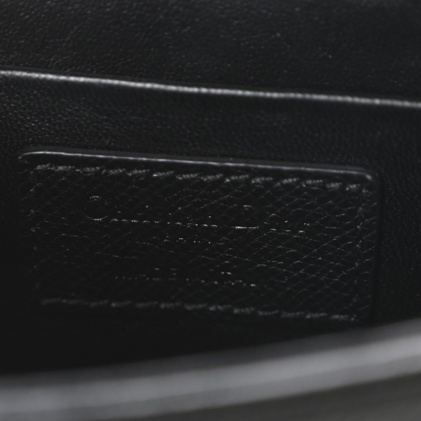 Ultra Matte Grained Calfskin 30 Montaigne Box Bag Black