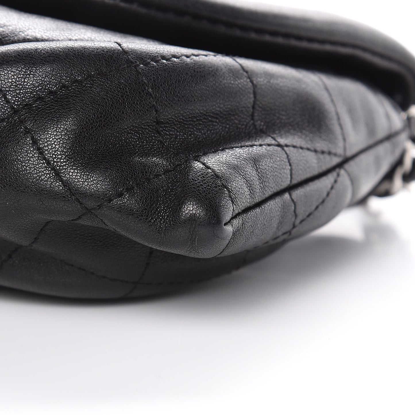 Lambskin Half Moon Wallet On Chain WOC Black