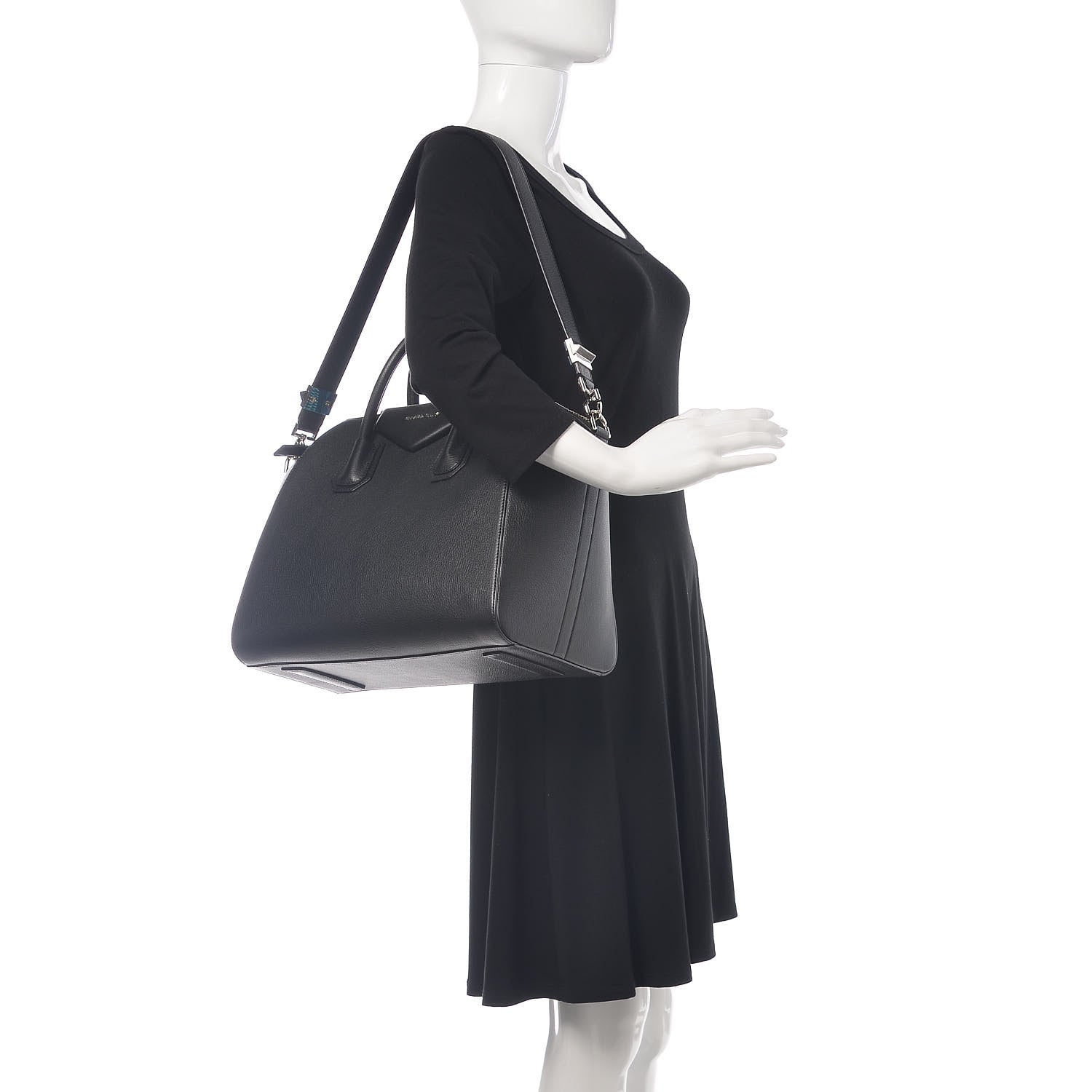 Givenchy Sugar Goatskin Medium Antigona Black 2 of 18