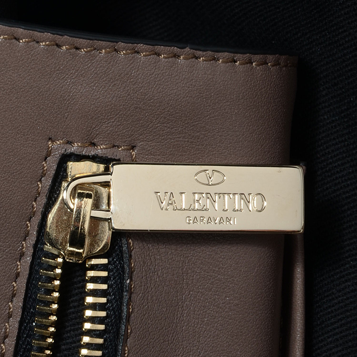Valentino Garavani Calf Hair Feather Medium Rockstud Tote 8 of 11