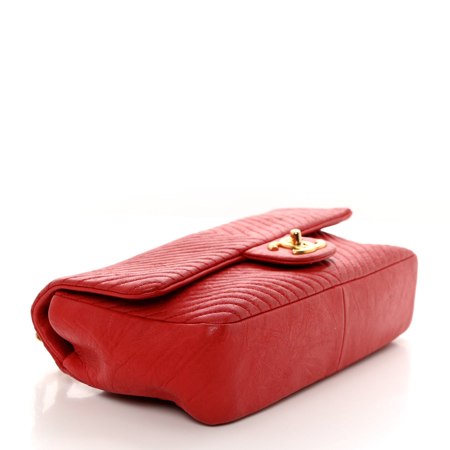 Wrinkled Lambskin Chevron Quilted Medium Flap Red