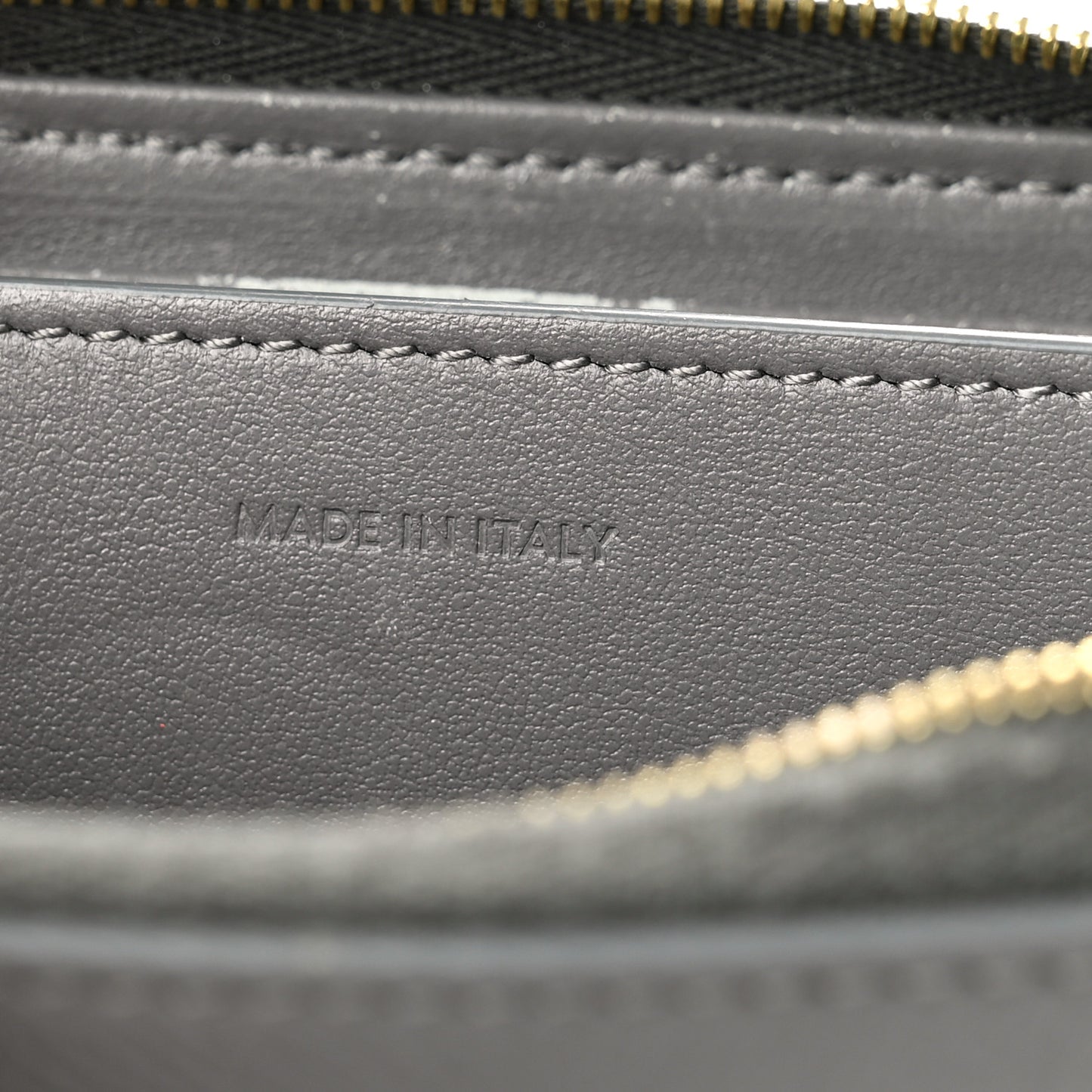 Grained Calfskin Compact Zipped Wallet Grey