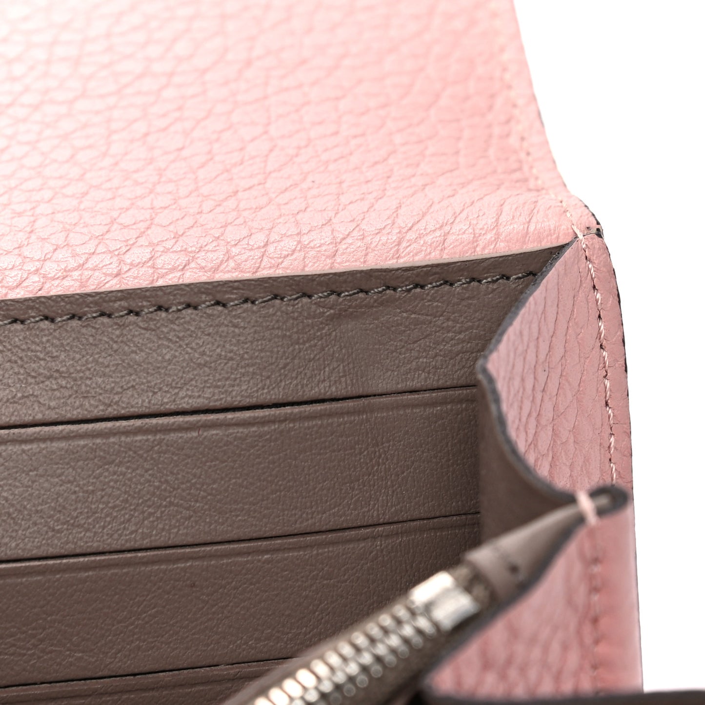 Taurillon Capucines Wallet Magnolia