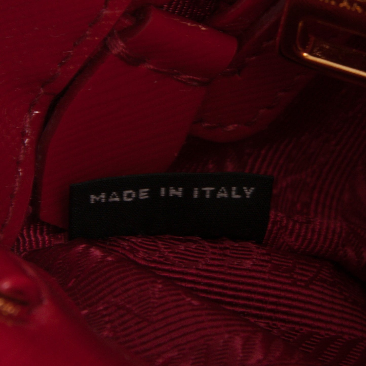 Saffiano Vernice Small Galleria Double Zip Tote Rosso