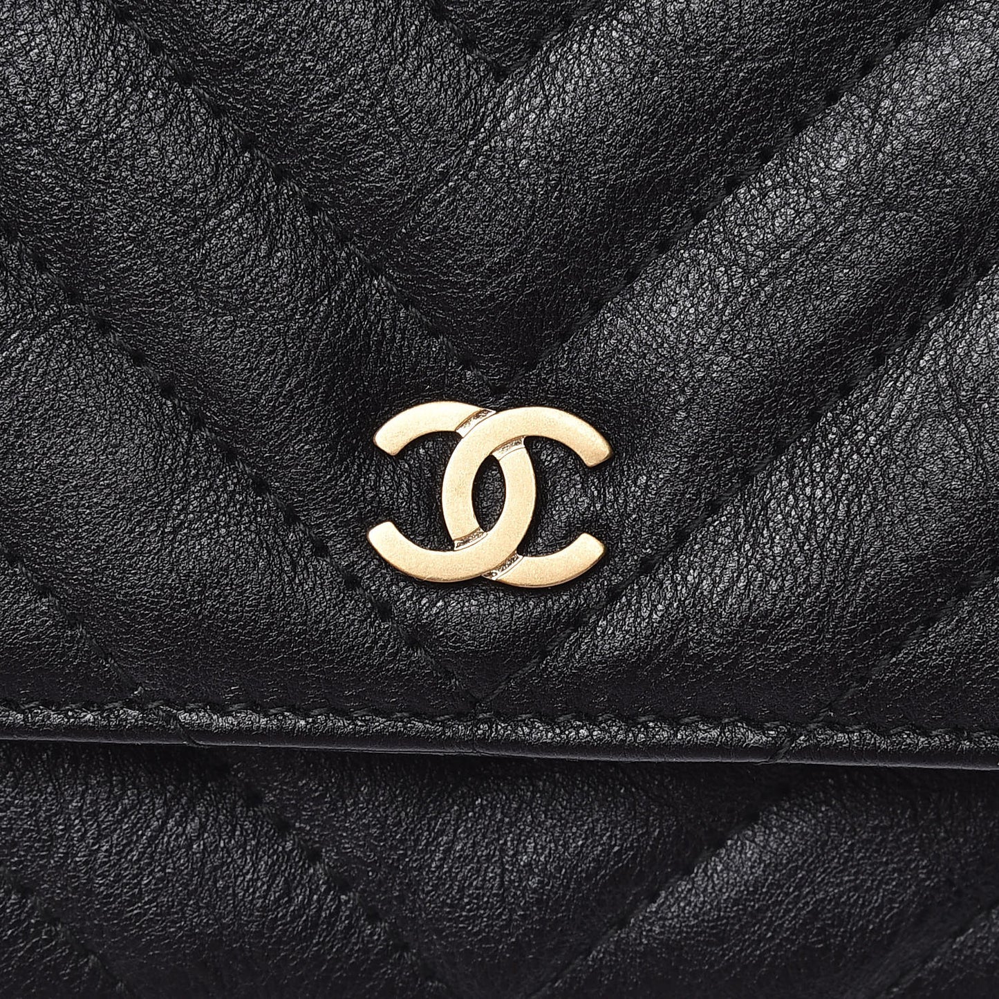 Crumpled Calfskin Chevron Quilted Wallet On Chain WOC Black