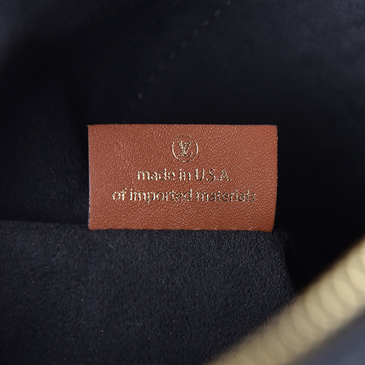 Monogram V Tote MM Black