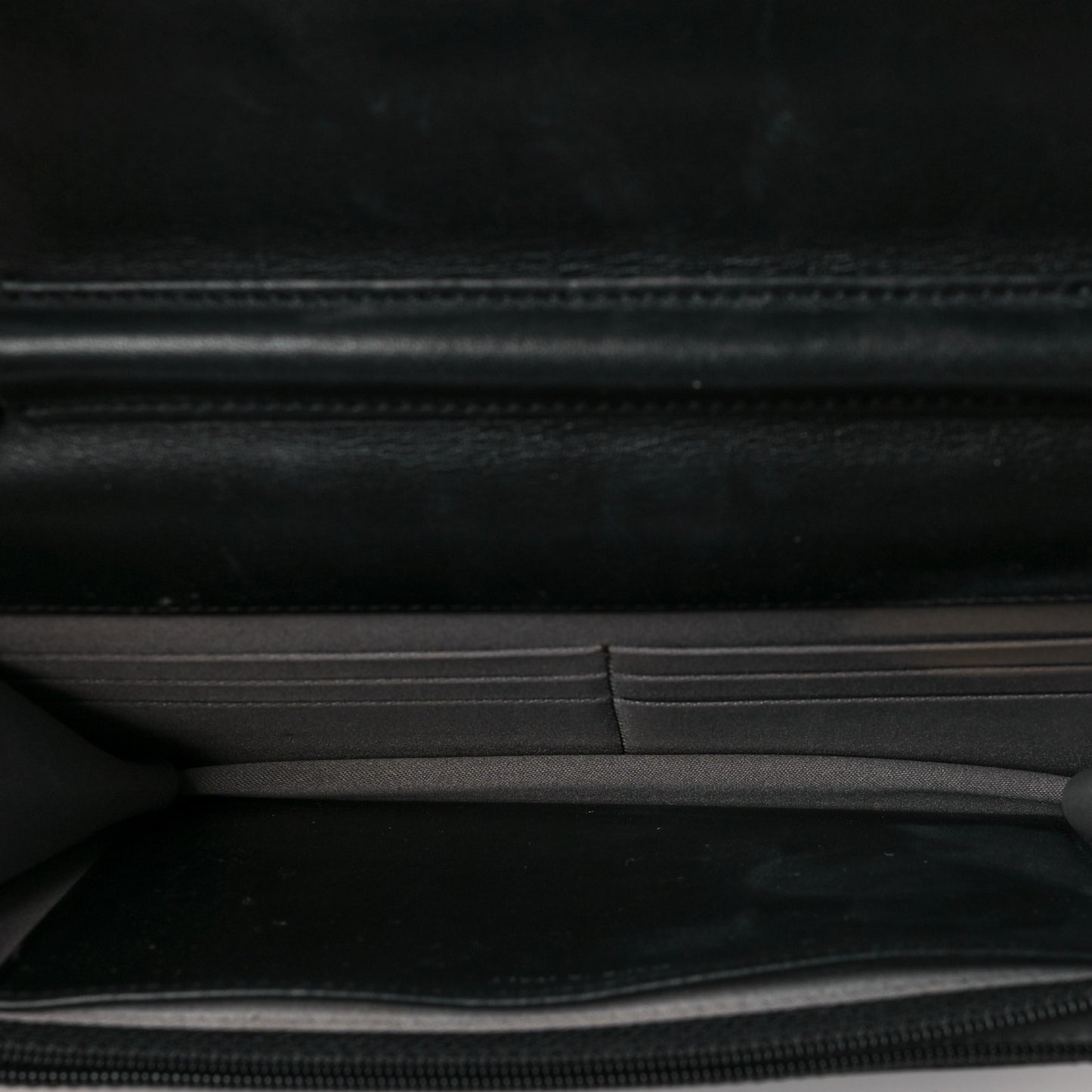 Vinyl Lipstick Wallet On Chain WOC Black