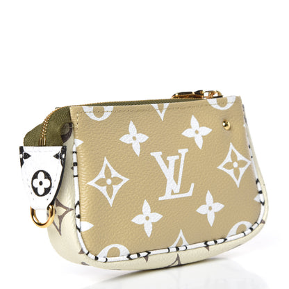 Louis Vuitton Monogram Giant Micro Pochette Accessories Kaki White 3 of 7
