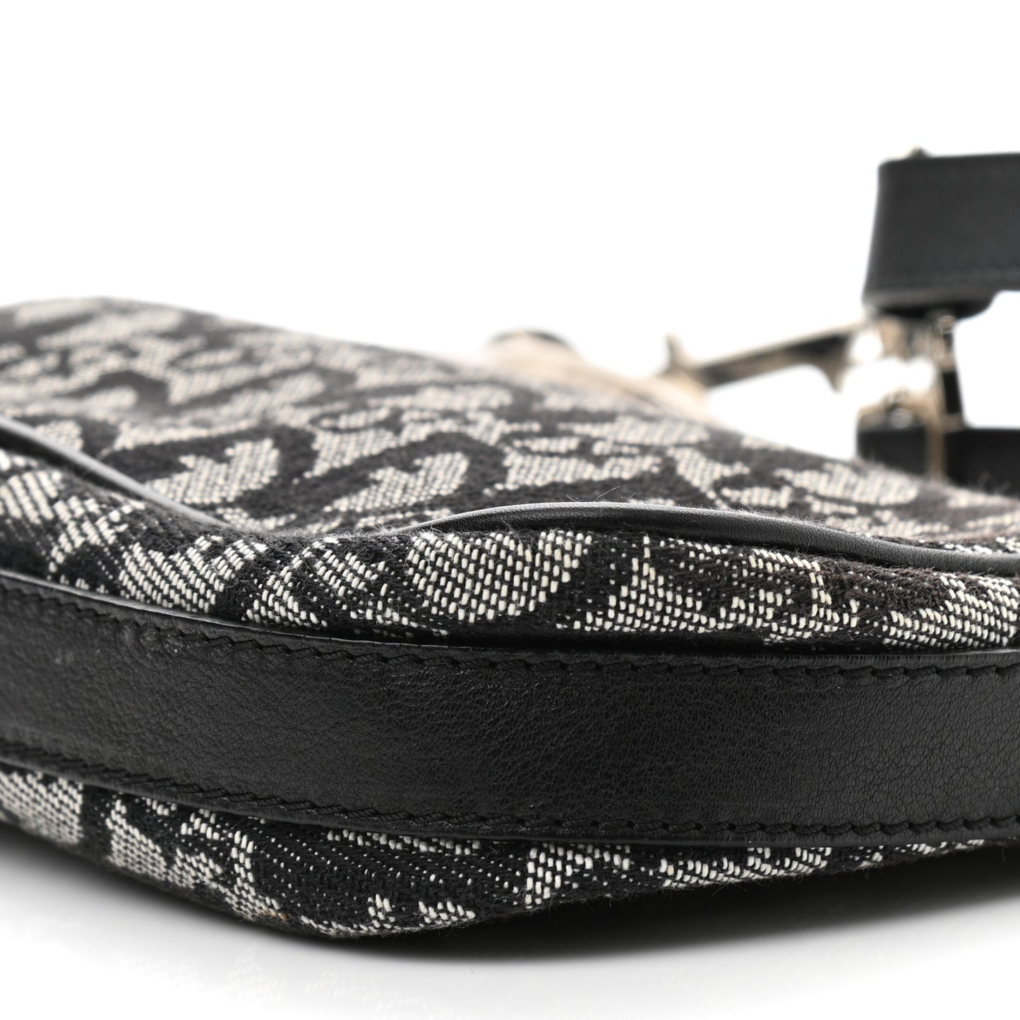 Monogram Shoulder Bag Pochette Black