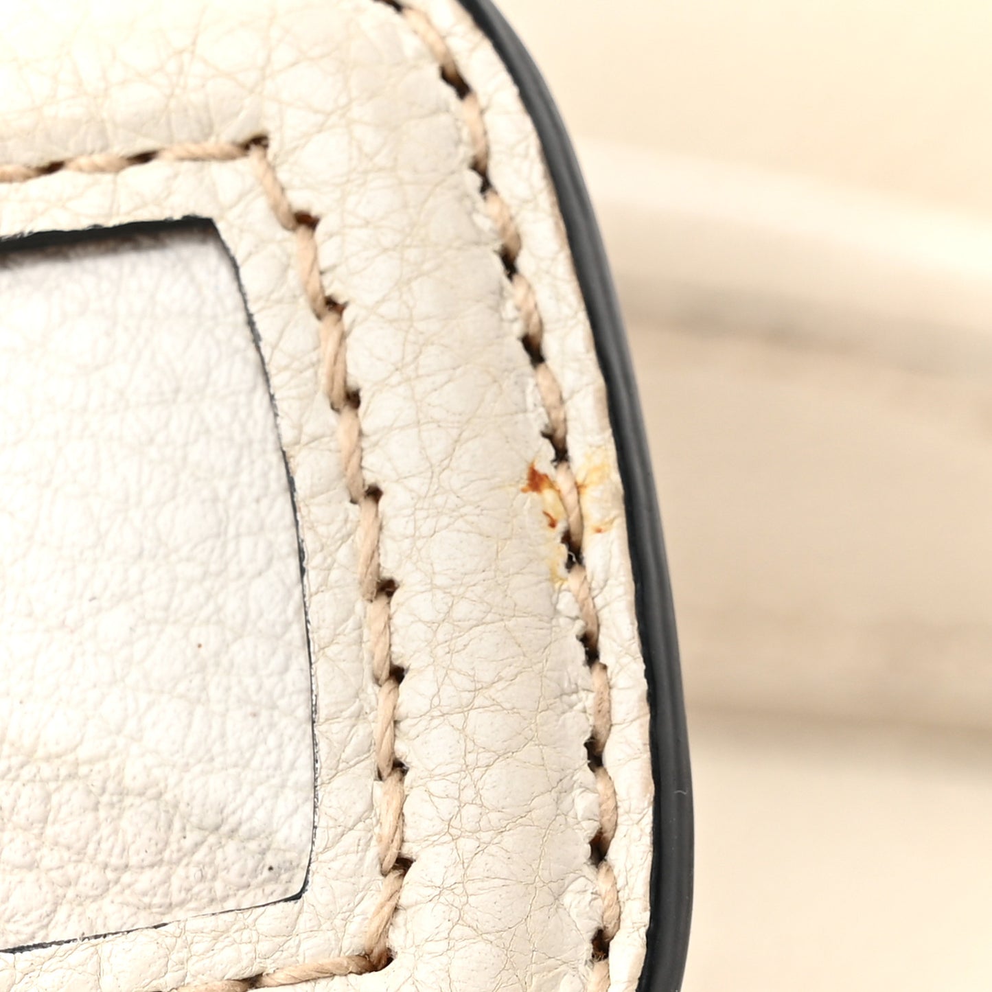 Vitello Daino Hobo White