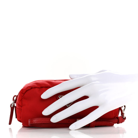 Tessuto Nylon Vela Saffiano Mini Wristlet Pouch Rosso